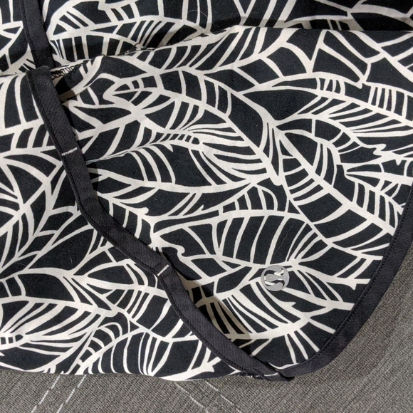 Lululemon Speed Shorts - Picture 3 of 5